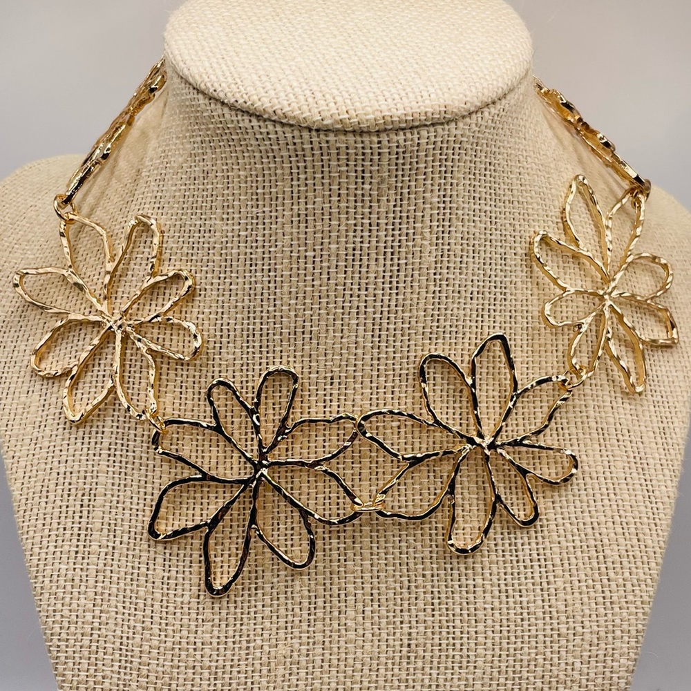Gold Flower Link Choker Necklace
